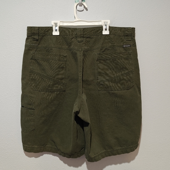 Columbia Omni-ShieldCargo Shorts Men's 38 Dark Army Green Utility Thick Heavy - Picture 3 of 8